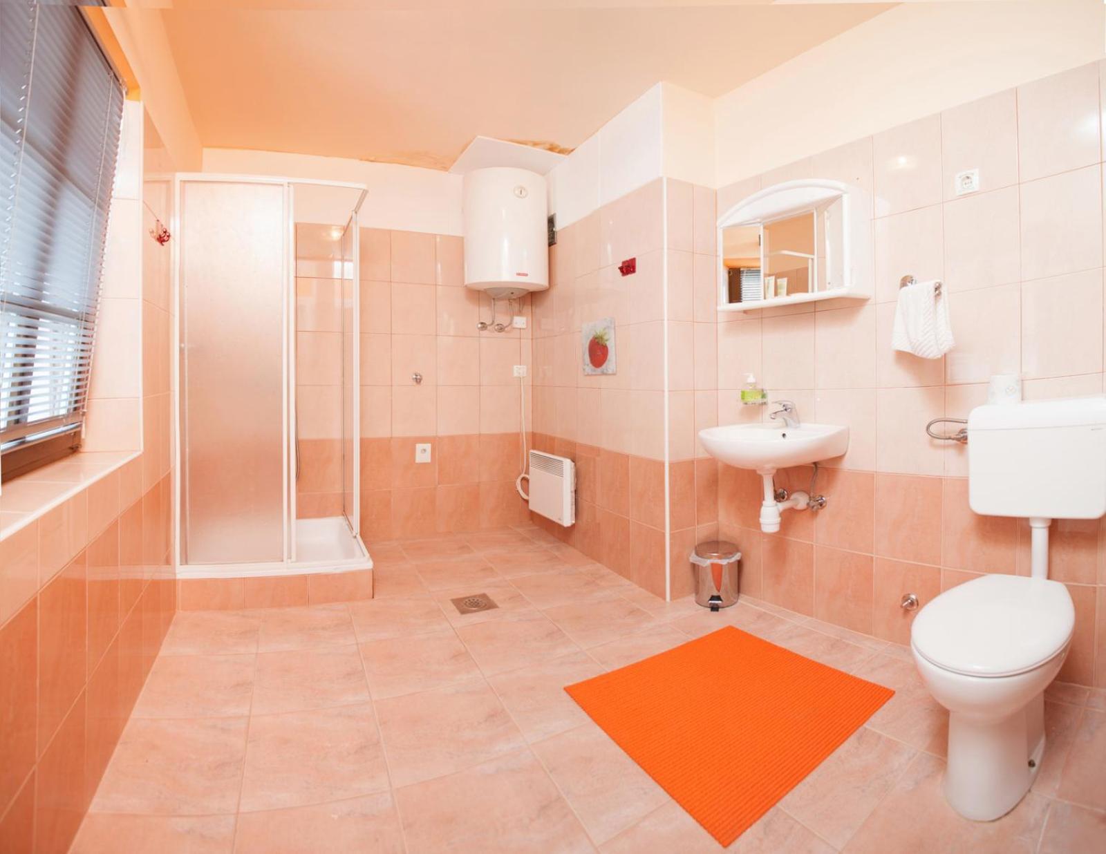 Apartma Na Starem Placu Idrija Ngoại thất bức ảnh